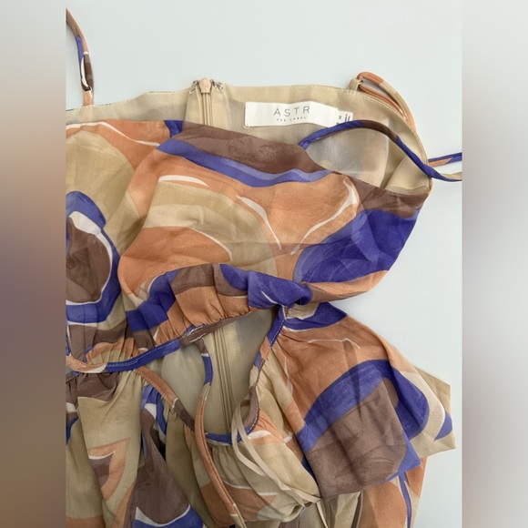 NWOT- ASTR The Label Sanger Cutout Maxi Dress in Purple Peach Swirl- Size Medium - Picture 2 of 4